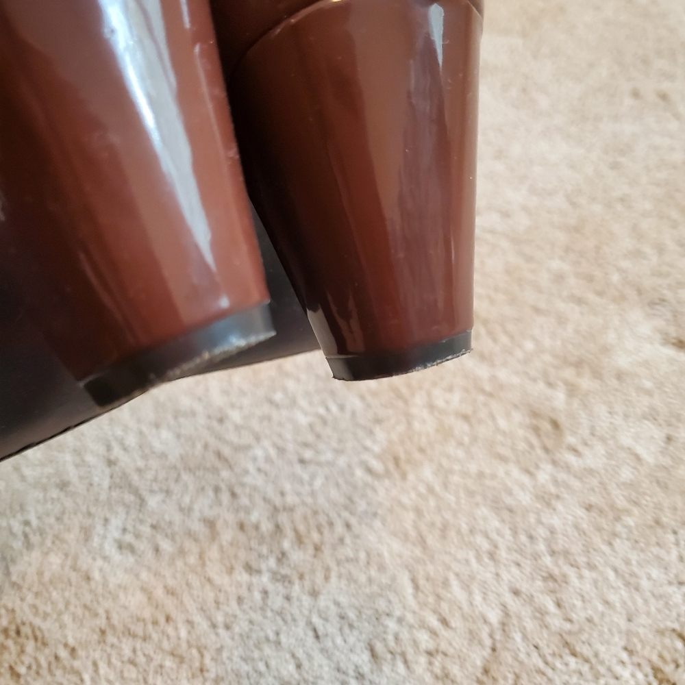 Soft Style Brown Pumps - Picture 4 of 5